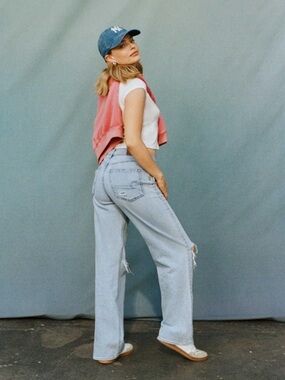 AE Strigid Ripped High-Waisted Stovepipe Jean 4 long